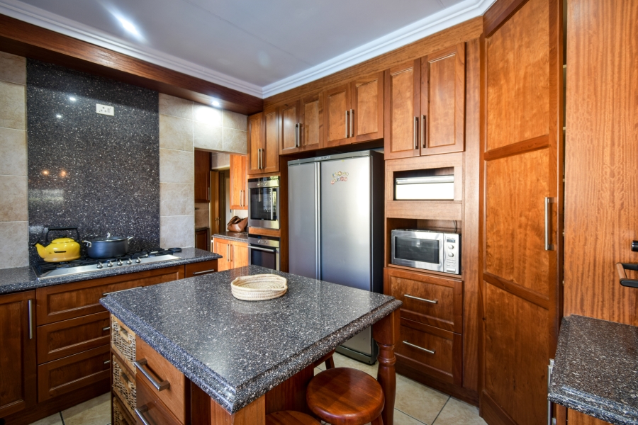 6 Bedroom Property for Sale in Lynnwood Glen Gauteng