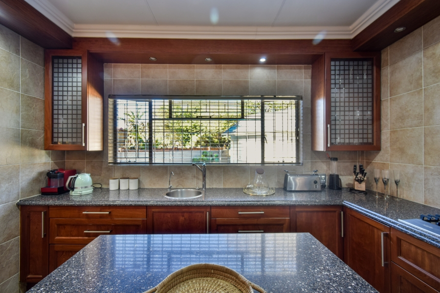 6 Bedroom Property for Sale in Lynnwood Glen Gauteng