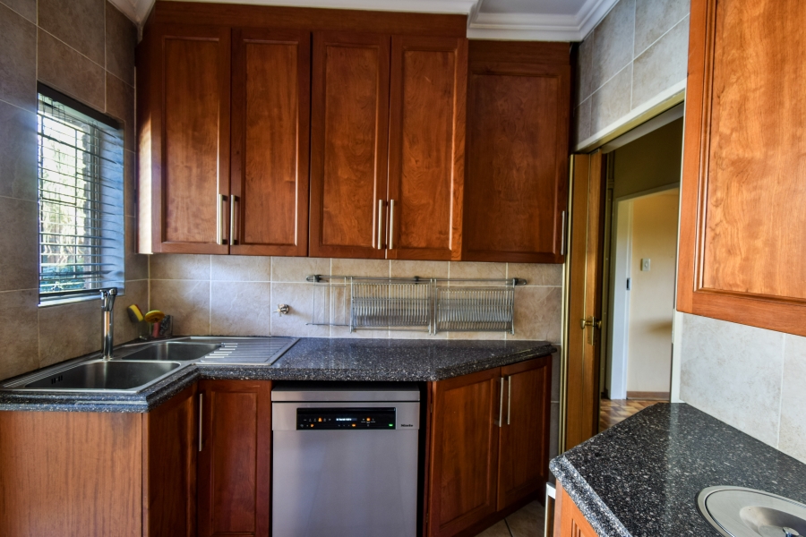 6 Bedroom Property for Sale in Lynnwood Glen Gauteng