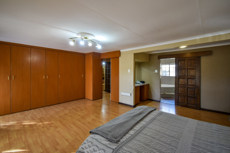 6 Bedroom Property for Sale in Lynnwood Glen Gauteng
