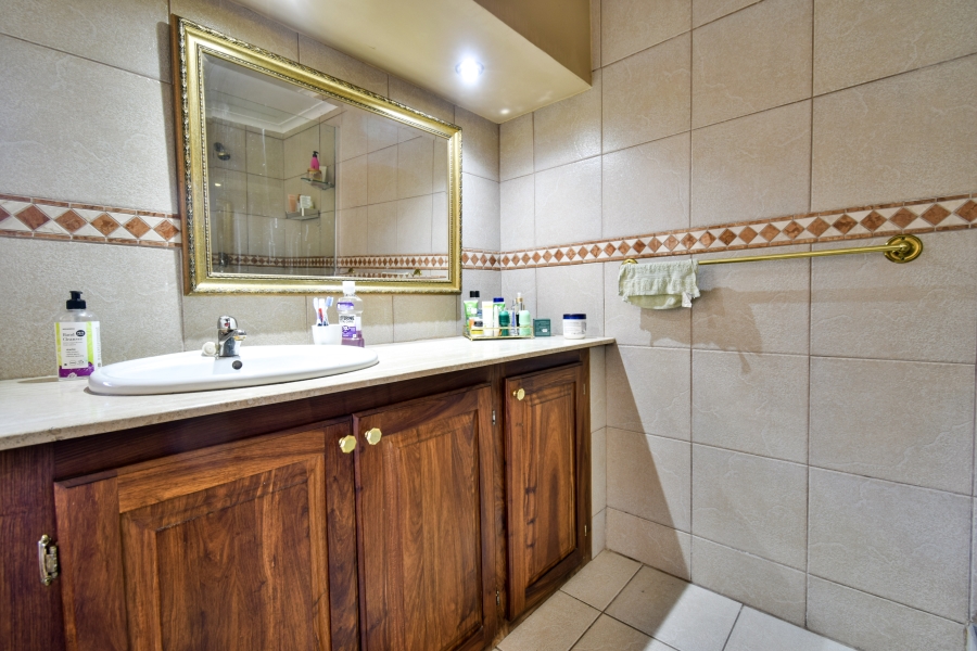6 Bedroom Property for Sale in Lynnwood Glen Gauteng