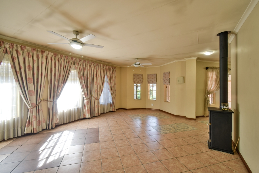 6 Bedroom Property for Sale in Lynnwood Glen Gauteng
