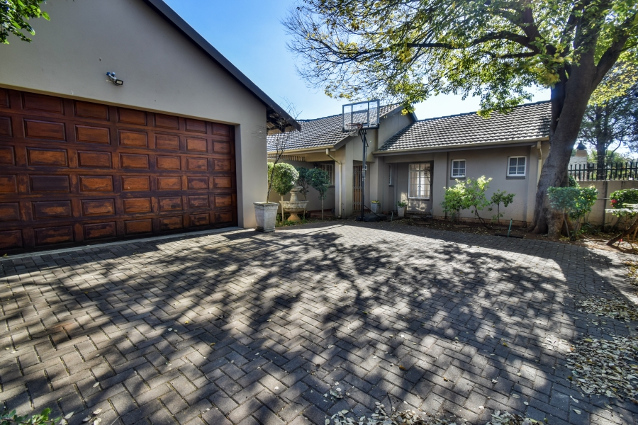 6 Bedroom Property for Sale in Lynnwood Glen Gauteng