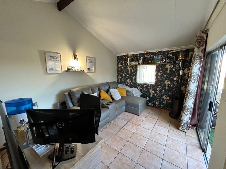 2 Bedroom Property for Sale in Noordhang Gauteng