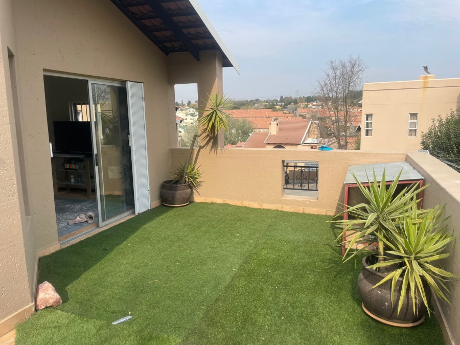 2 Bedroom Property for Sale in Noordhang Gauteng