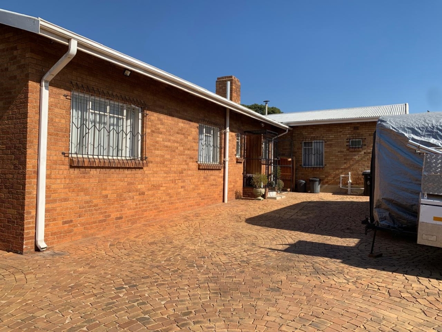 5 Bedroom Property for Sale in Casseldale Gauteng