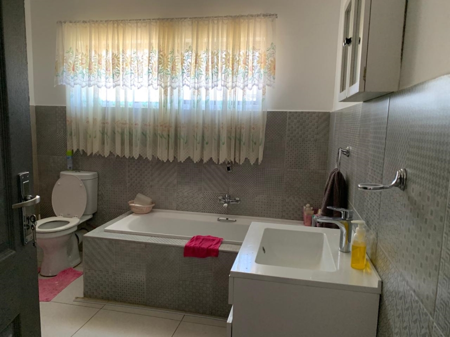 5 Bedroom Property for Sale in Casseldale Gauteng