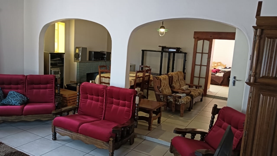 5 Bedroom Property for Sale in Casseldale Gauteng