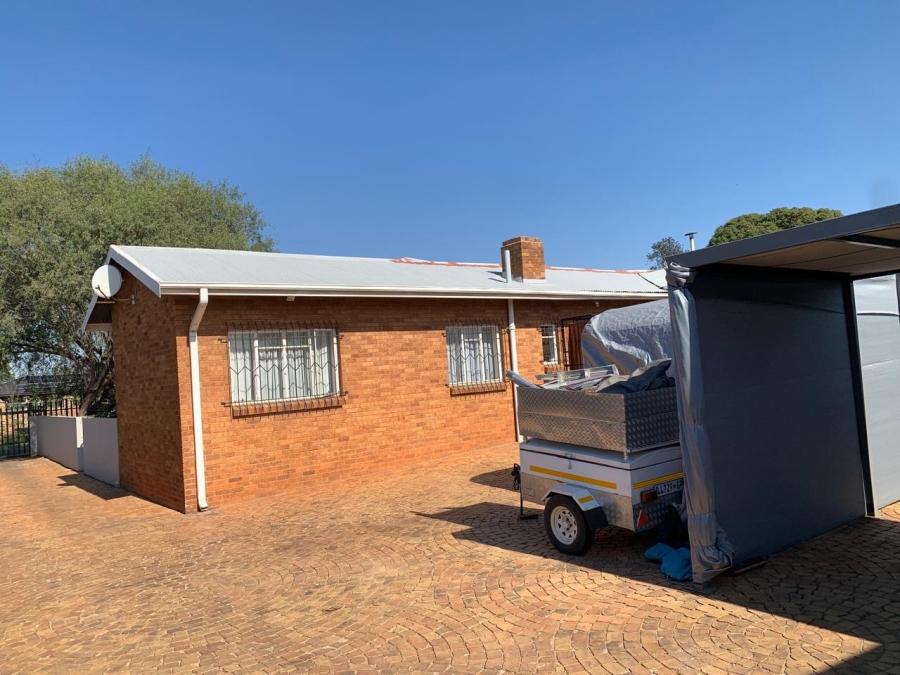5 Bedroom Property for Sale in Casseldale Gauteng