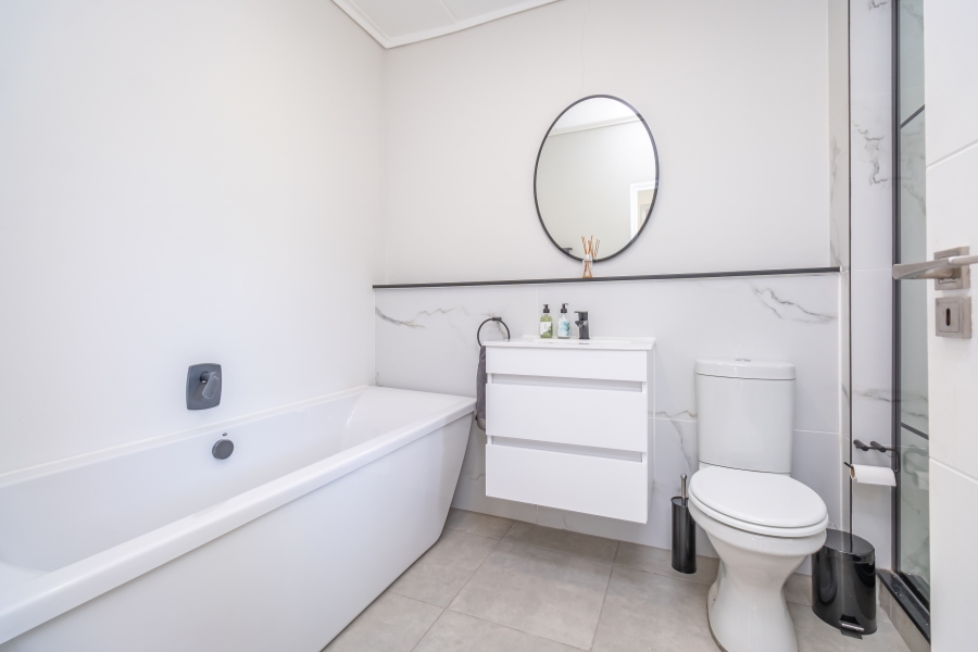 3 Bedroom Property for Sale in Waterfall Gauteng