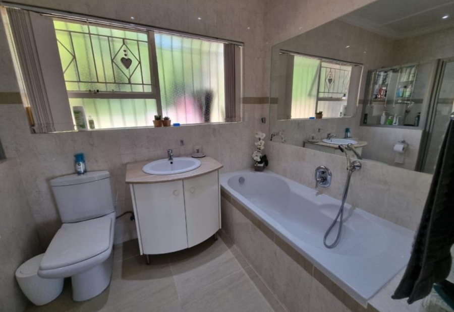 3 Bedroom Property for Sale in Glenvista Gauteng