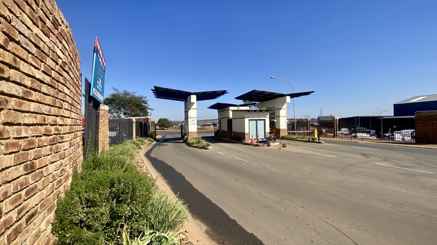 Commercial Property for Sale in Clayville Gauteng