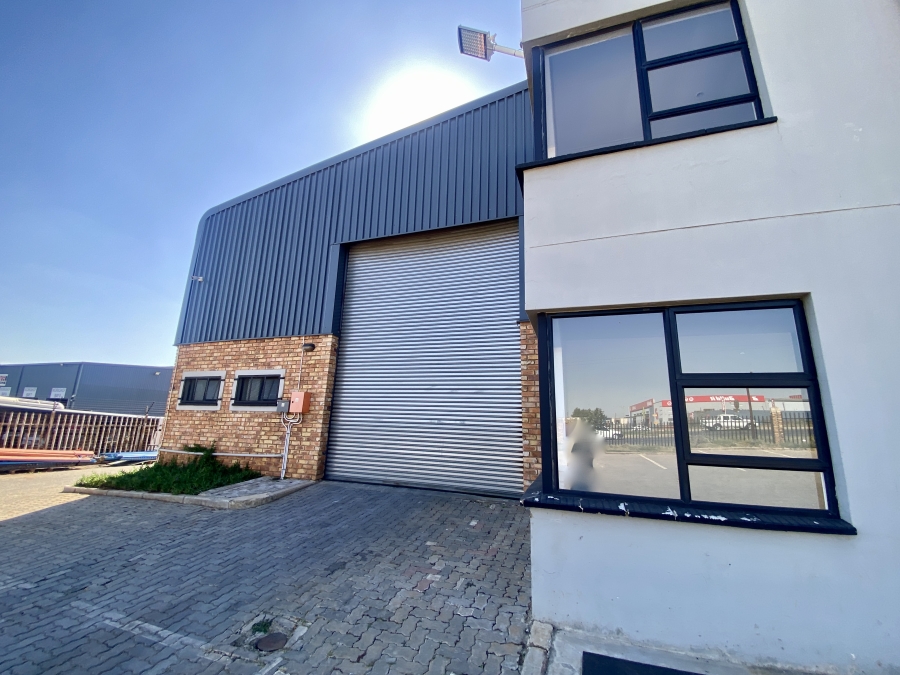 To Let commercial Property for Rent in Clayville Gauteng