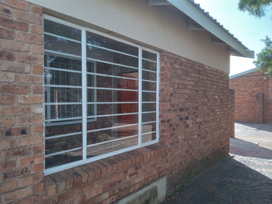 Commercial Property for Sale in Apex Gauteng