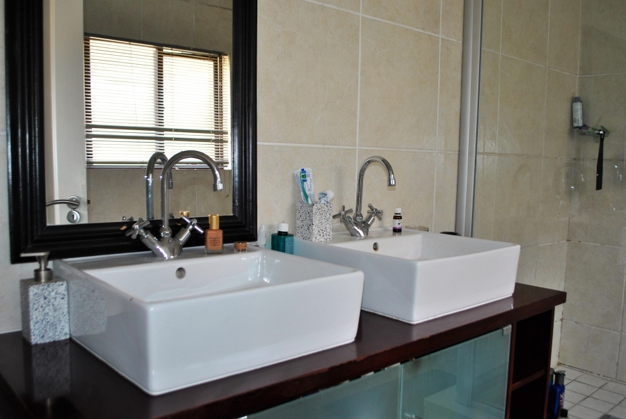 To Let 2 Bedroom Property for Rent in Paulshof Gauteng