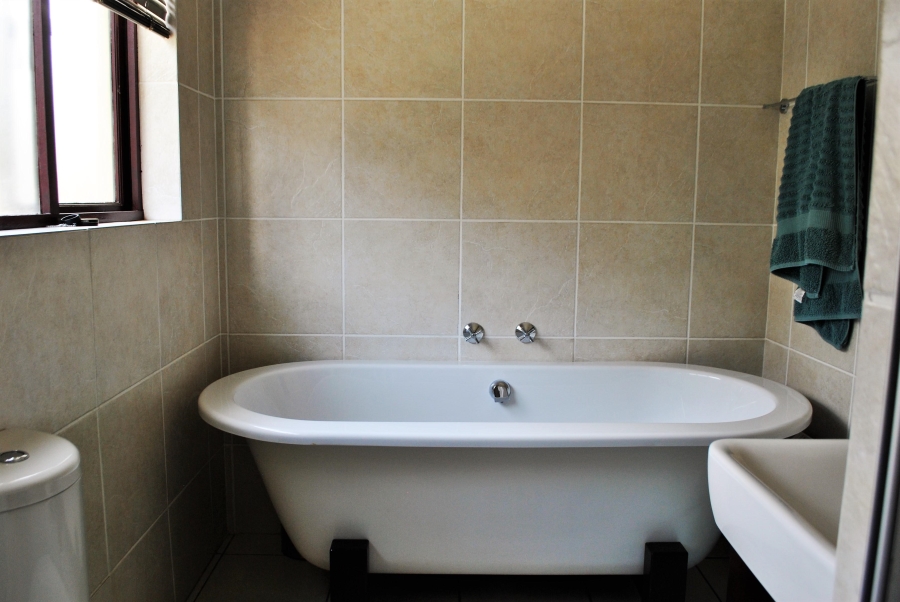 To Let 2 Bedroom Property for Rent in Paulshof Gauteng