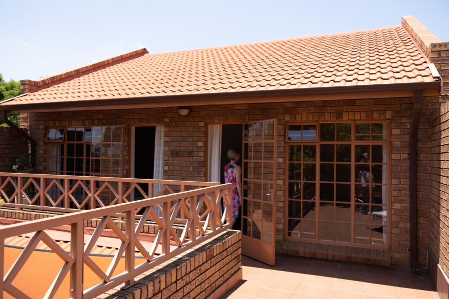 To Let 2 Bedroom Property for Rent in Silver Lakes Golf Estate Gauteng