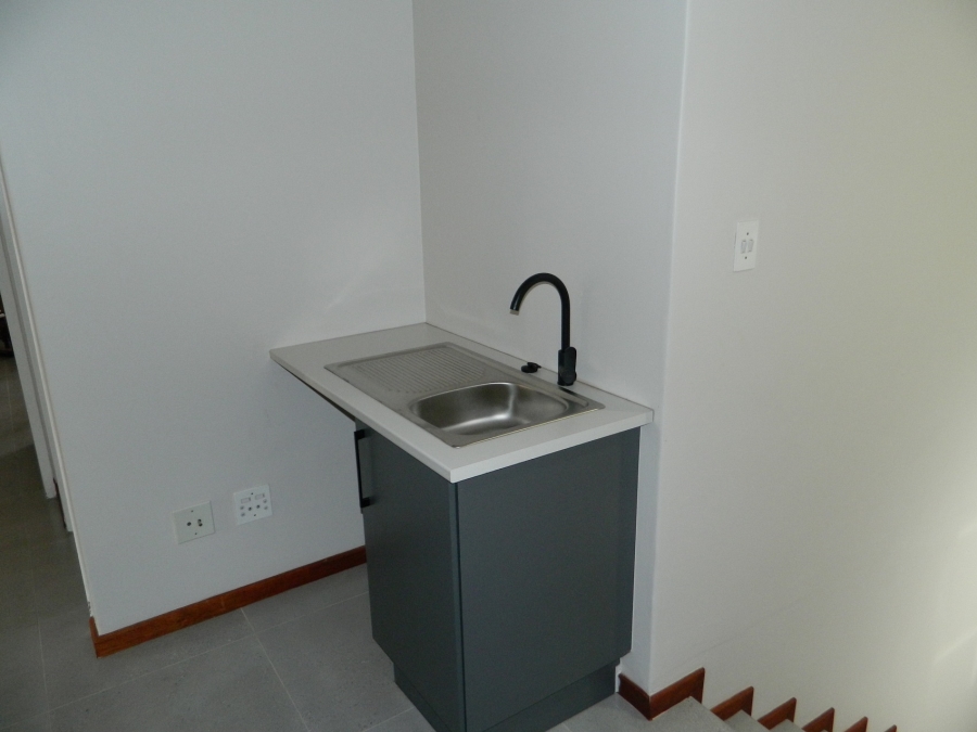 To Let 2 Bedroom Property for Rent in Silver Lakes Golf Estate Gauteng