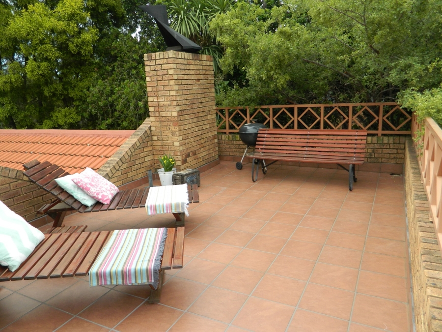 To Let 2 Bedroom Property for Rent in Silver Lakes Golf Estate Gauteng