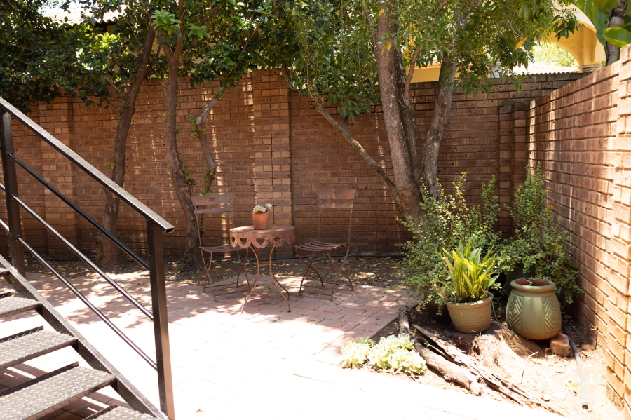 To Let 2 Bedroom Property for Rent in Silver Lakes Golf Estate Gauteng