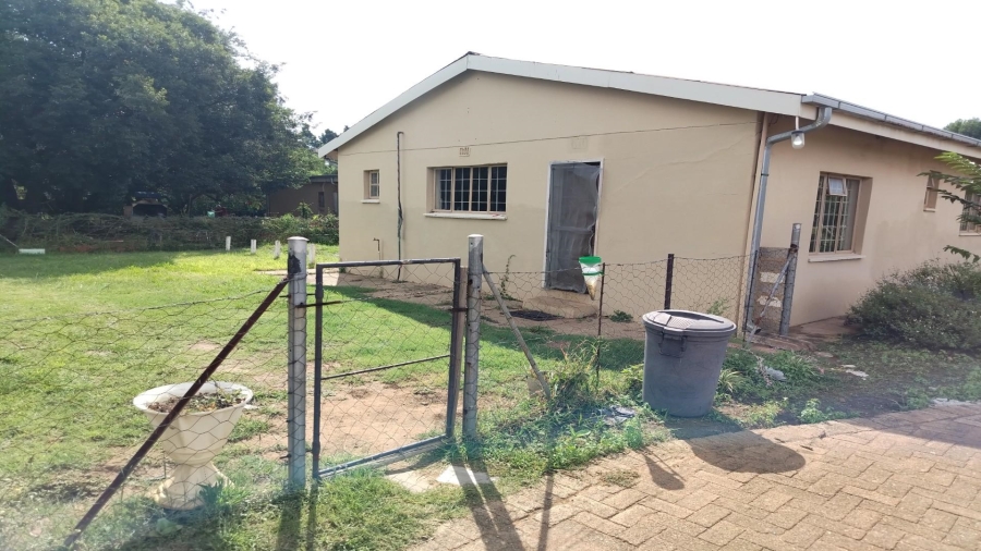 7 Bedroom Property for Sale in Northdene Gauteng