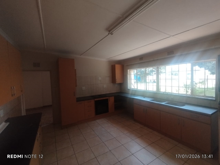 7 Bedroom Property for Sale in Northdene Gauteng