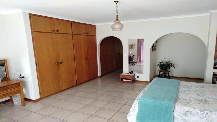 6 Bedroom Property for Sale in Northdene Gauteng