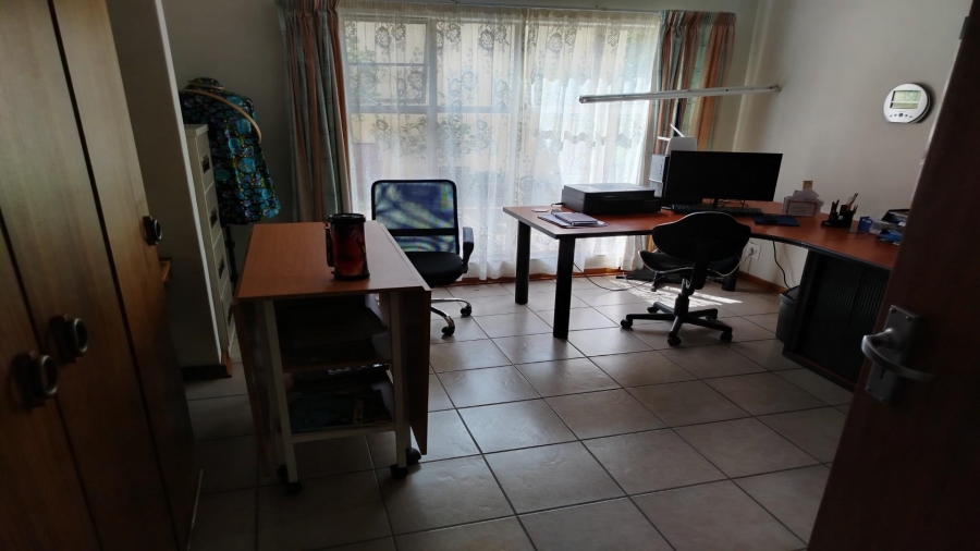 6 Bedroom Property for Sale in Northdene Gauteng