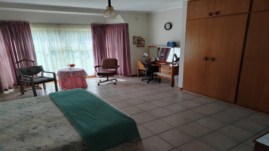 6 Bedroom Property for Sale in Northdene Gauteng