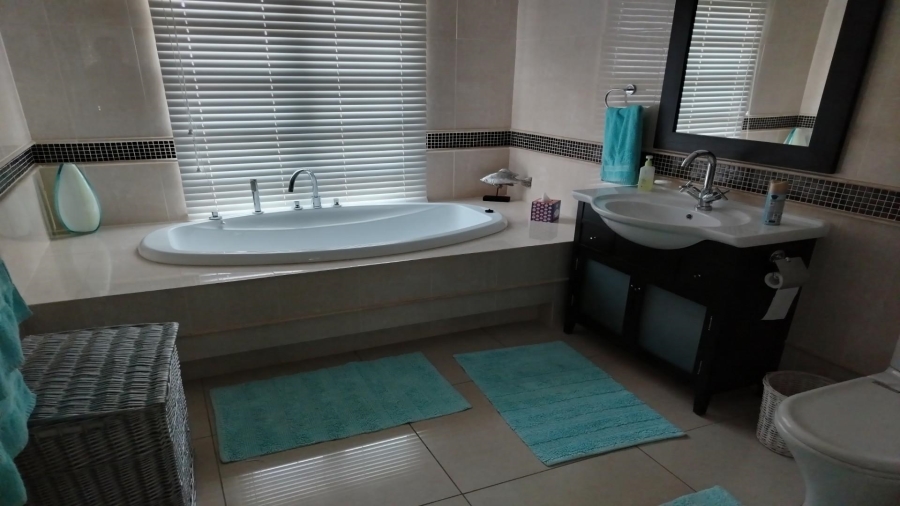 4 Bedroom Property for Sale in Vaal Marina Gauteng