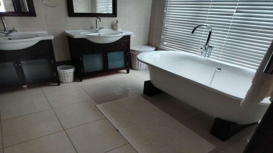 4 Bedroom Property for Sale in Vaal Marina Gauteng