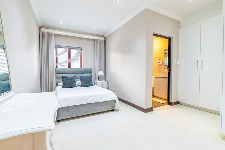 4 Bedroom Property for Sale in Bryanston Gauteng