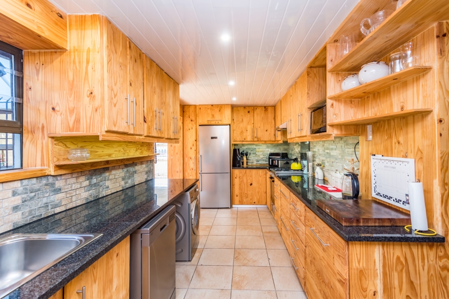 3 Bedroom Property for Sale in Kenmare Gauteng