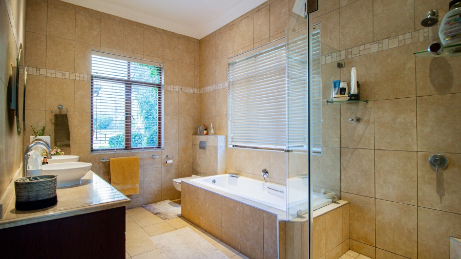 4 Bedroom Property for Sale in Silver Lakes Golf Estate Gauteng