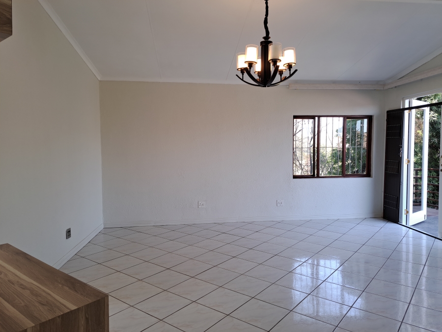 To Let 4 Bedroom Property for Rent in Helderkruin Gauteng