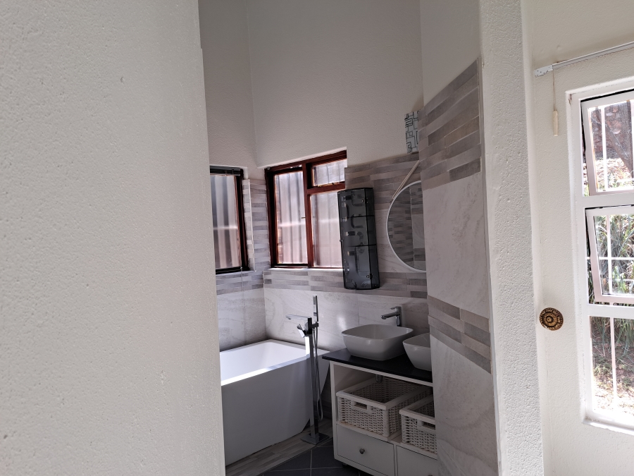 To Let 4 Bedroom Property for Rent in Helderkruin Gauteng