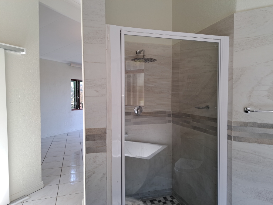 To Let 4 Bedroom Property for Rent in Helderkruin Gauteng