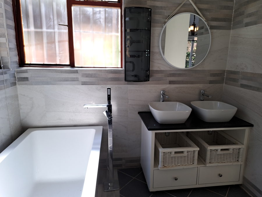 To Let 4 Bedroom Property for Rent in Helderkruin Gauteng