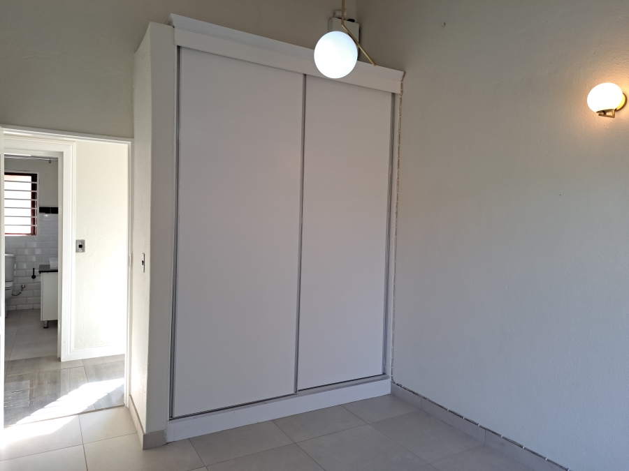 To Let 4 Bedroom Property for Rent in Helderkruin Gauteng