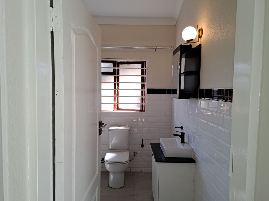 To Let 4 Bedroom Property for Rent in Helderkruin Gauteng