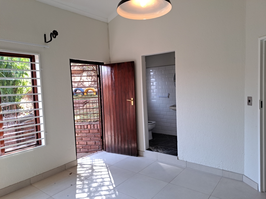 To Let 4 Bedroom Property for Rent in Helderkruin Gauteng