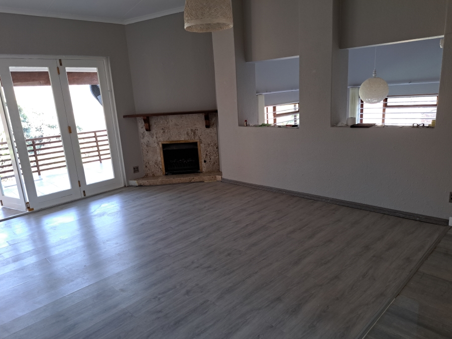 To Let 4 Bedroom Property for Rent in Helderkruin Gauteng