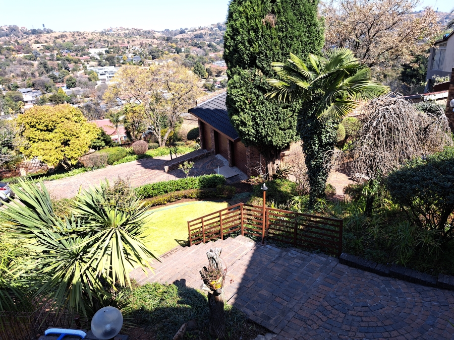 To Let 4 Bedroom Property for Rent in Helderkruin Gauteng
