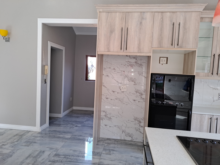 To Let 4 Bedroom Property for Rent in Helderkruin Gauteng