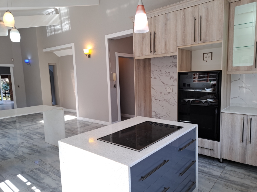 To Let 4 Bedroom Property for Rent in Helderkruin Gauteng