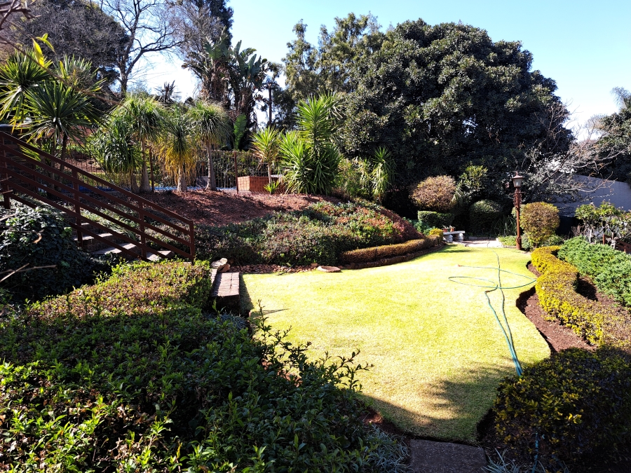 To Let 4 Bedroom Property for Rent in Helderkruin Gauteng