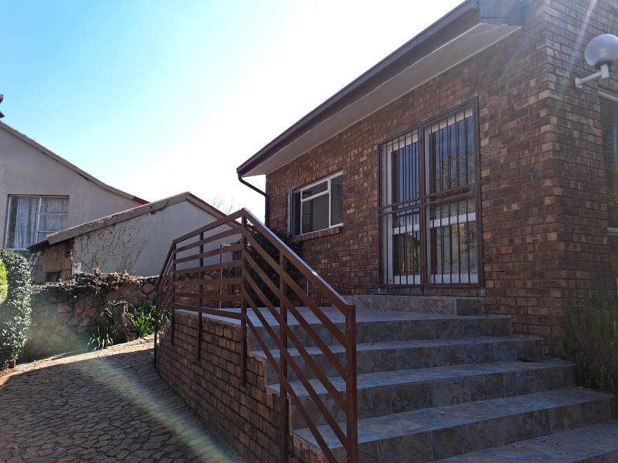 To Let 4 Bedroom Property for Rent in Helderkruin Gauteng