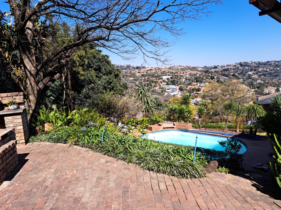 To Let 4 Bedroom Property for Rent in Helderkruin Gauteng