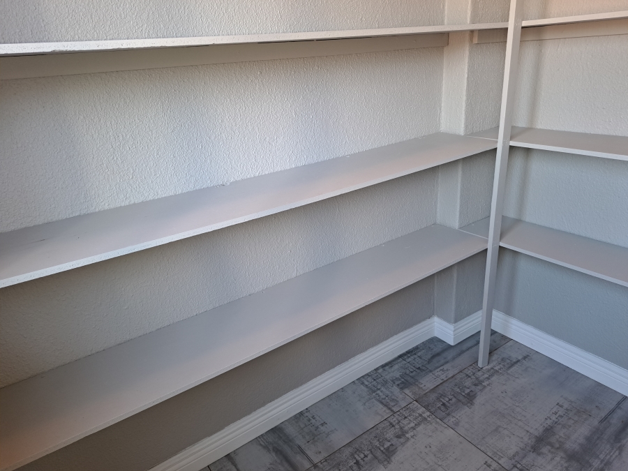 To Let 4 Bedroom Property for Rent in Helderkruin Gauteng