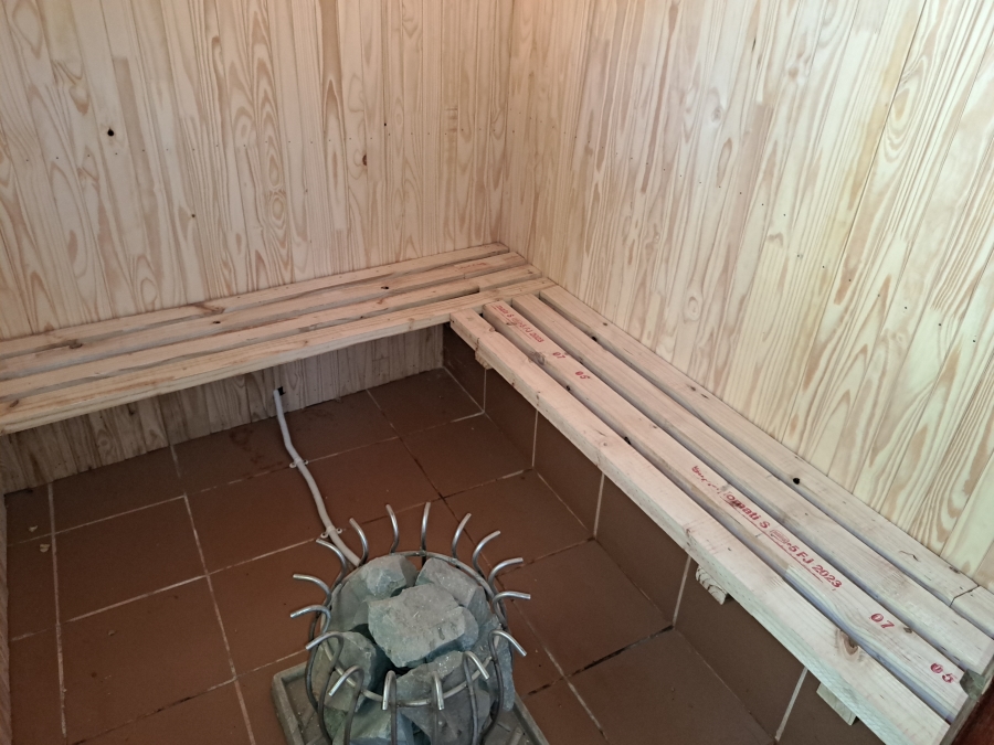 To Let 4 Bedroom Property for Rent in Helderkruin Gauteng
